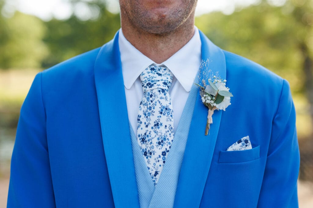 Costume trois pièces sur-mesure réalisé avec des matières italiennes.