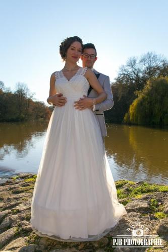 Robe en tulle légère avec un haut en galon